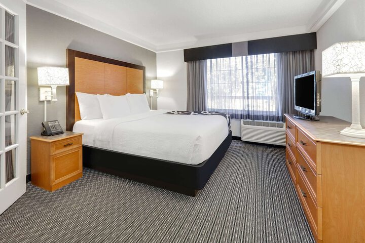 Room 25 of 40