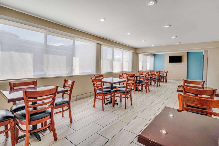 Days Inn by Wyndham Albany SUNY