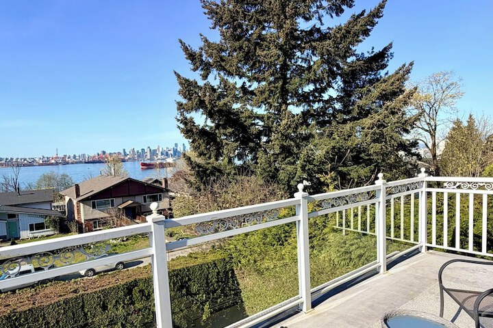 Ocean Breeze B & B