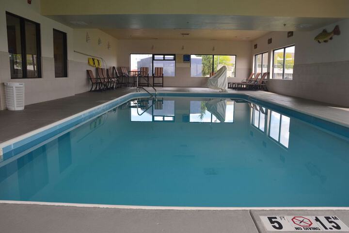 Comfort Inn & Suites Maumee - Toledo (I80-90)
