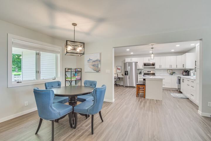 Spacious Detroit Lakes Home w / Private Deck!