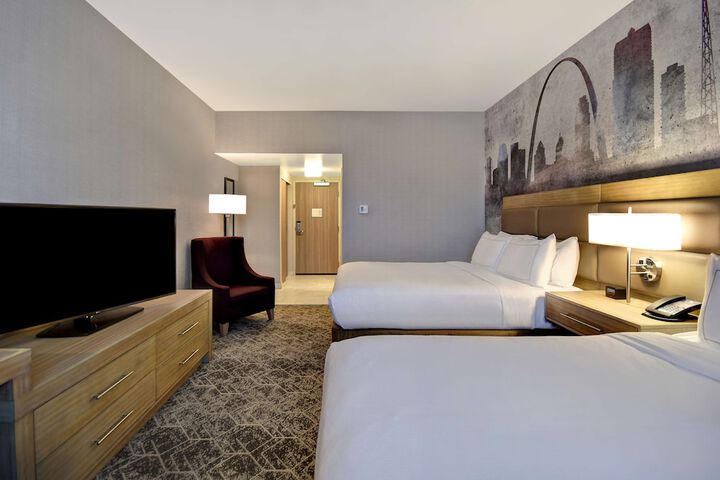 Room 28 of 71