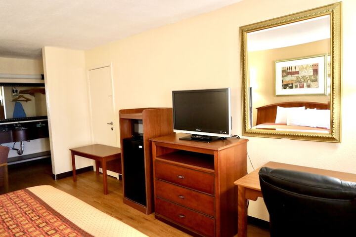 Room 19 of 34