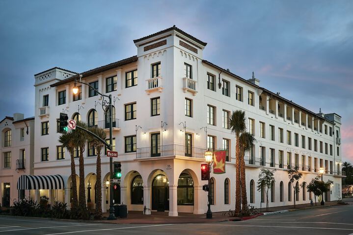 Hotel 3 of 106