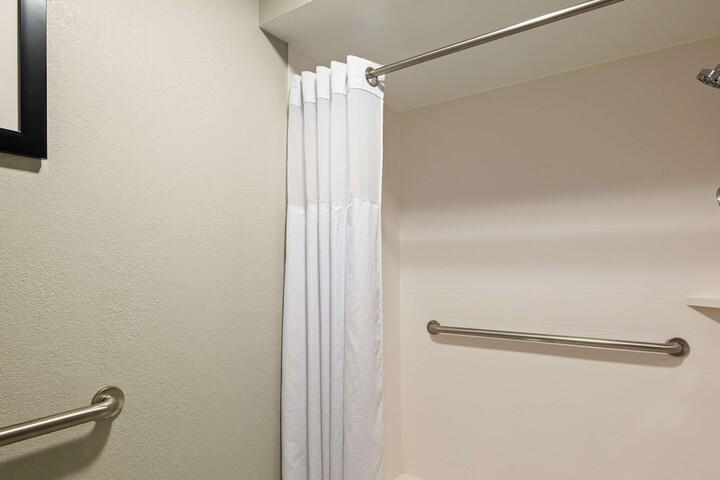 Room 6 of 20