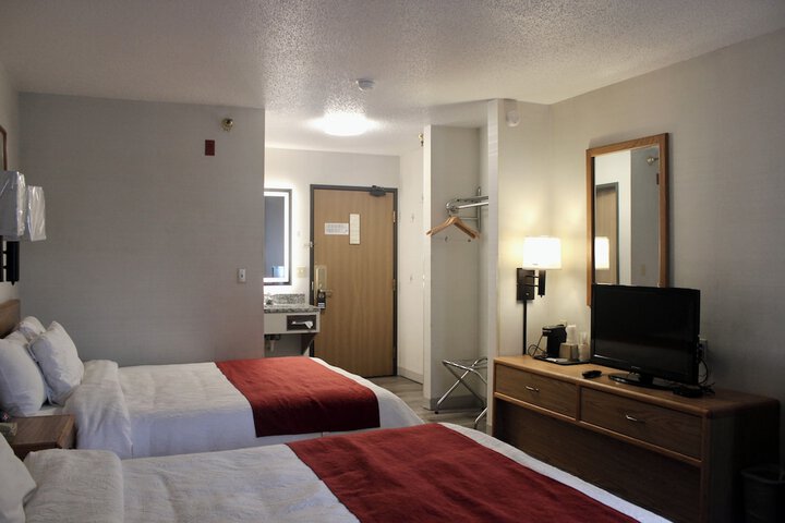 Room 14 of 18