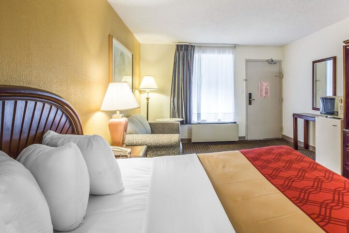 Room 10 of 24