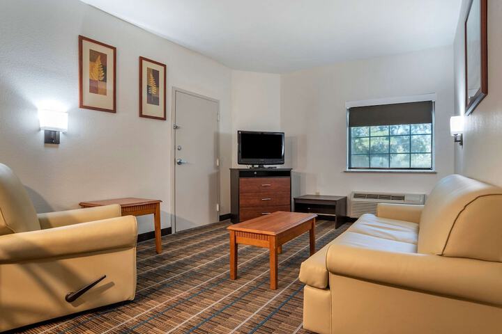 Room 19 of 39