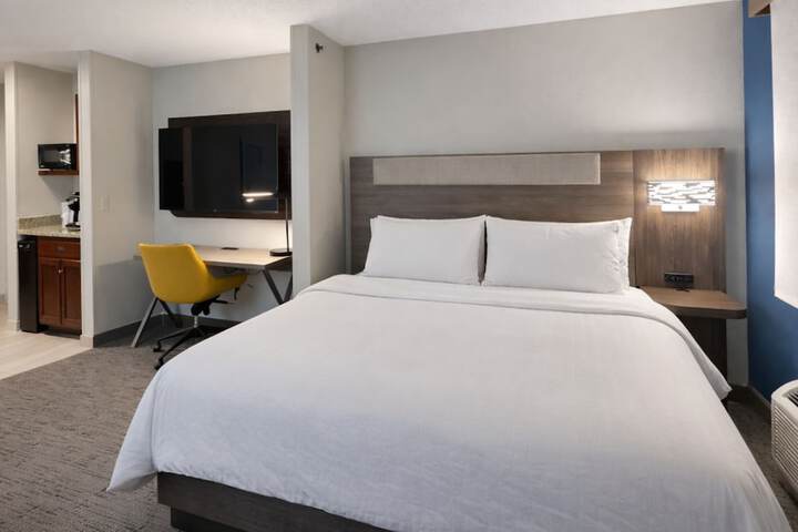 Holiday Inn Express Hotel & Suites St. Paul-Woodbury by IHG