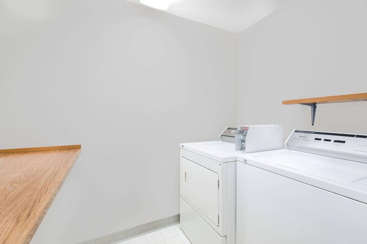 Super 8 by Wyndham Watertown