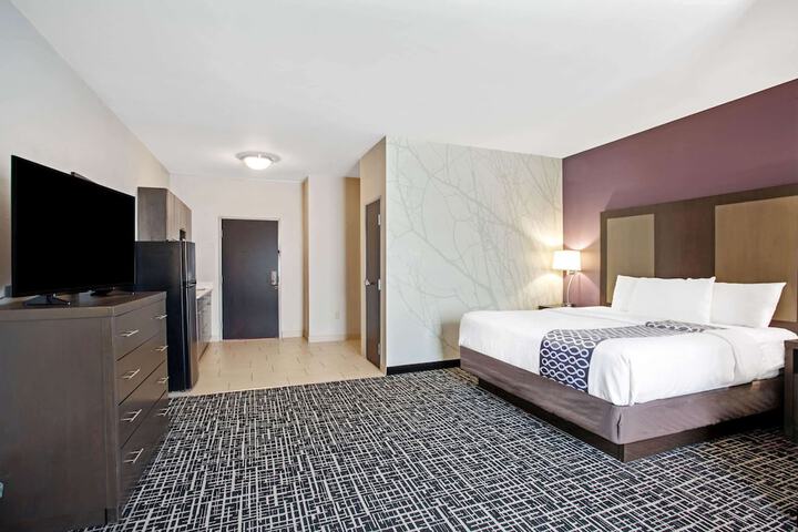 Room 27 of 36