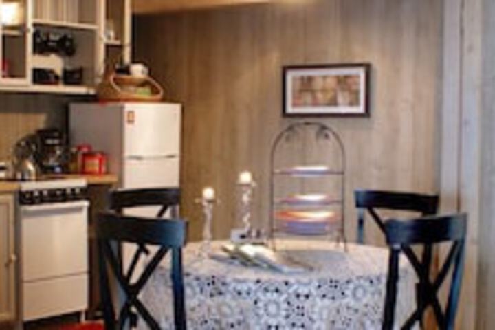 McKenzie House B & B