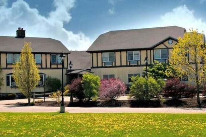 Camelot Restaurant & Inn