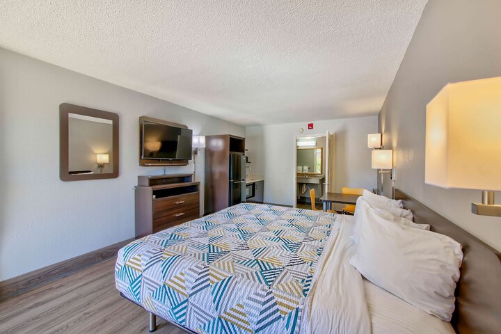 Room 21 of 35