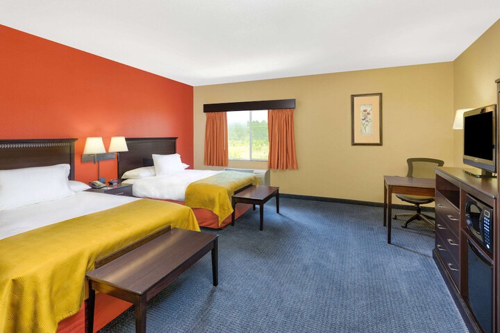 Room 10 of 24