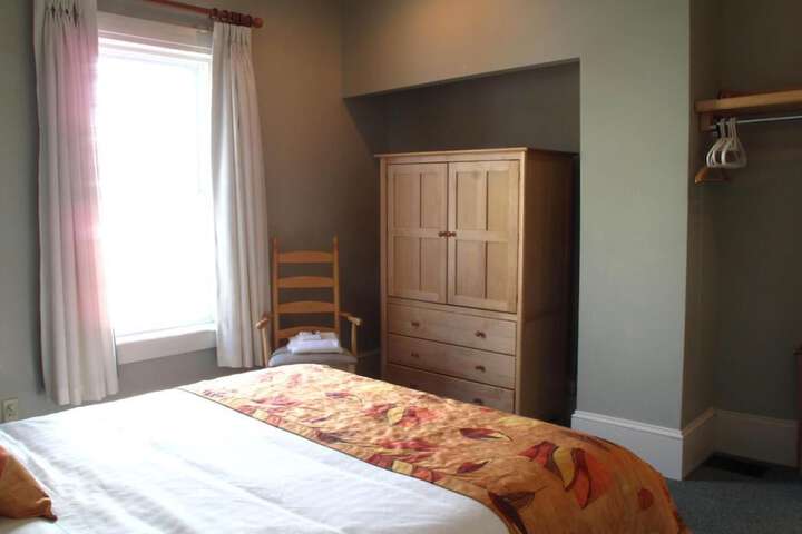 Room 28 of 48