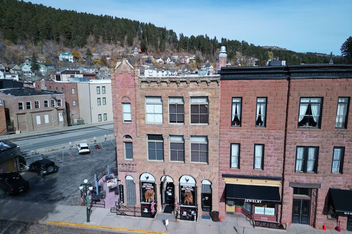 Historic Iron Horse Inn