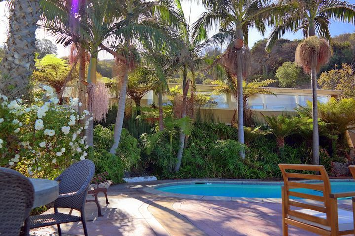 Malibu Country Inn
