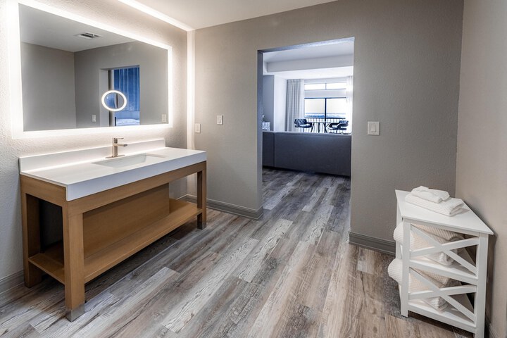 Hilton Dallas / Rockwall Lakefront