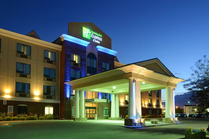 Hotel 4 of 348