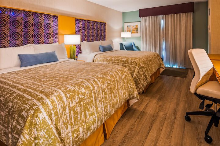 Best Western Premier Toronto Airport Carlingview Hotel
