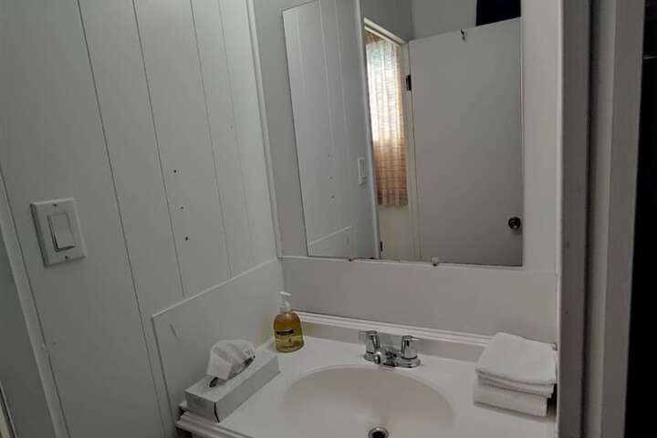 Room 9 of 13