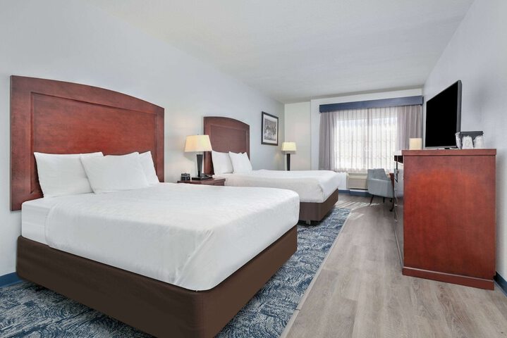 Room 21 of 35