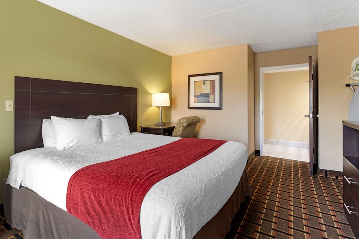 SureStay Hotel by Best Western Lenoir City