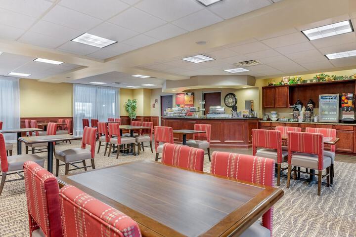 Comfort Suites Findlay I-75 near Sports Complex