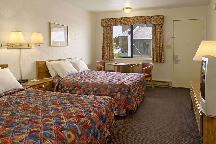 Room 13 of 31