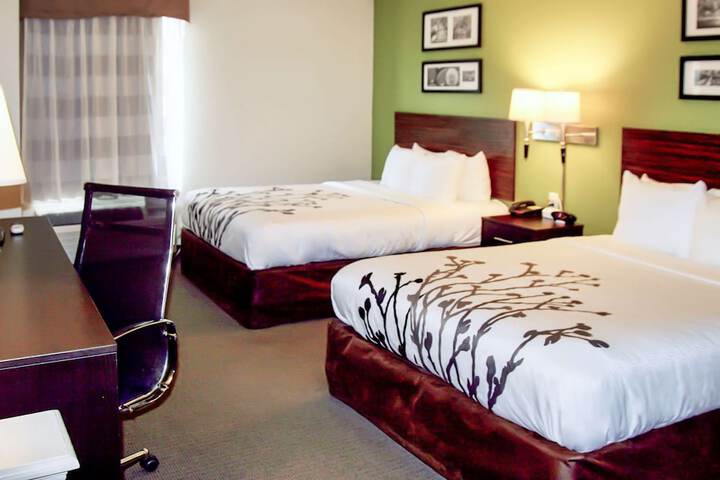 Room 9 of 16