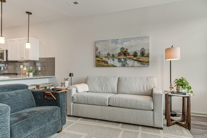 Central Condo 2 Mi to Downtown Fuquay-varina