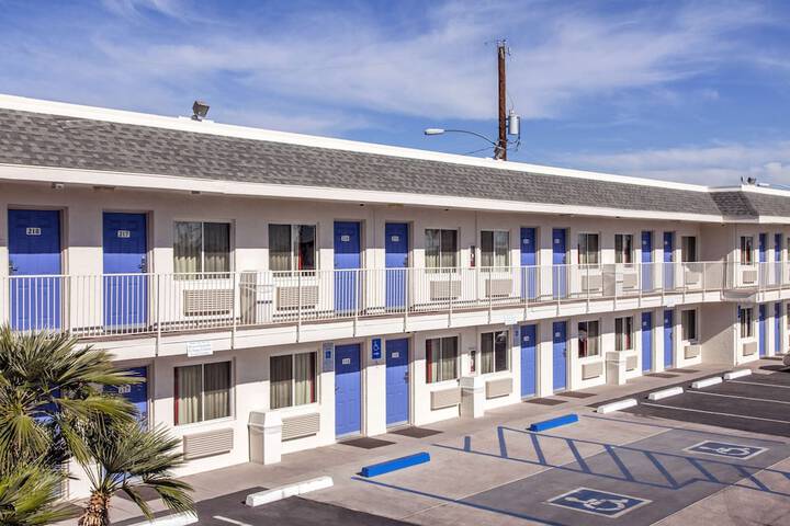 Hotel 5 of 25
