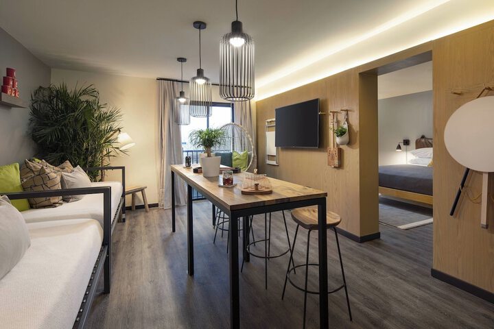 Room 20 of 50