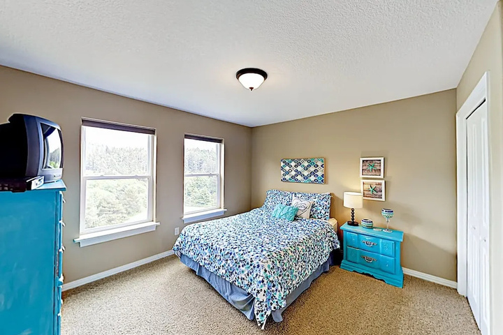 30015 Cloverdale - 4 Br Home