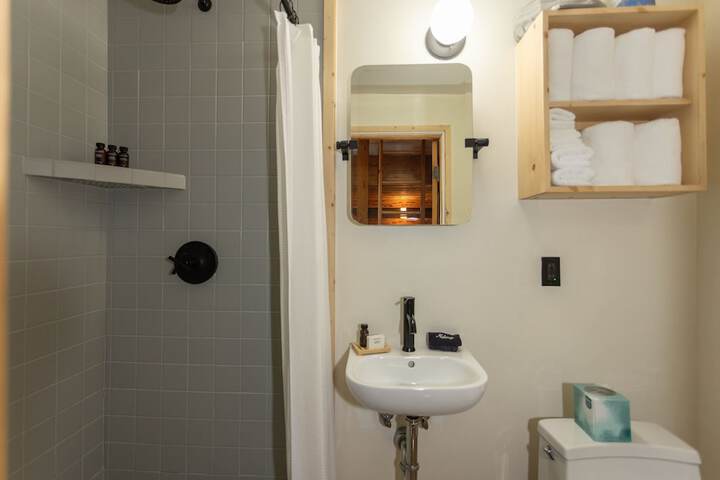 Room 161 of 217