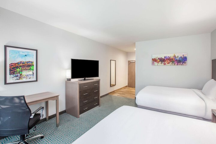 La Quinta Inn & Suites by Wyndham Dallas Duncanville