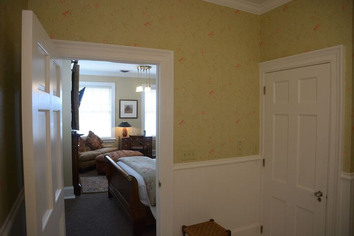 Room 123 of 151