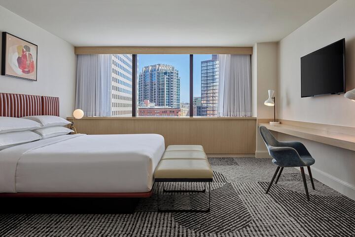 Room 33 of 146