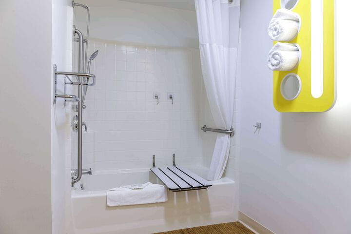 Room 21 of 25