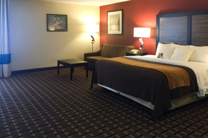 Room 4 of 12