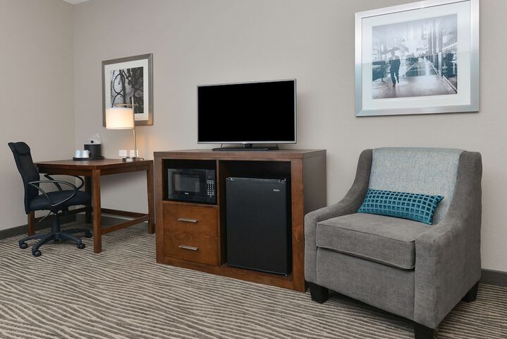 Hampton Inn & Suites Des Moines Downtown