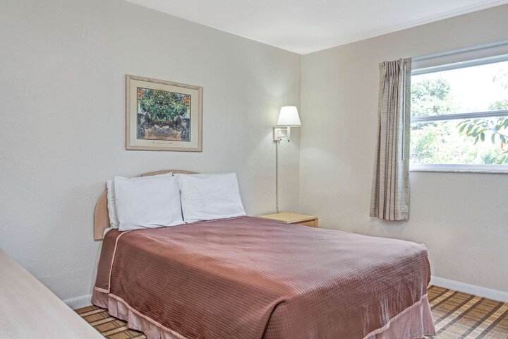 Super 8 by Wyndham Kissimmee