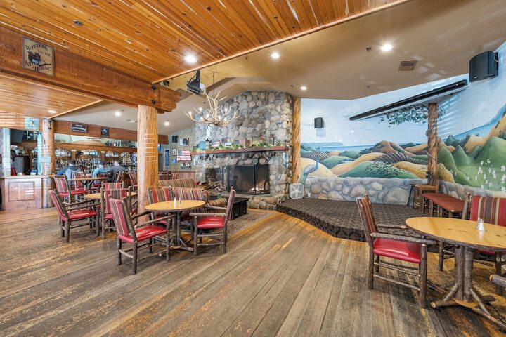Cambria Pines Lodge