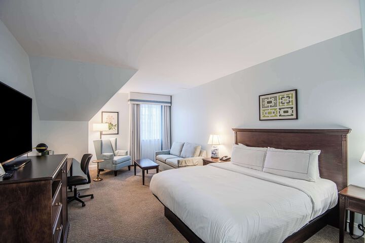 Room 34 of 166