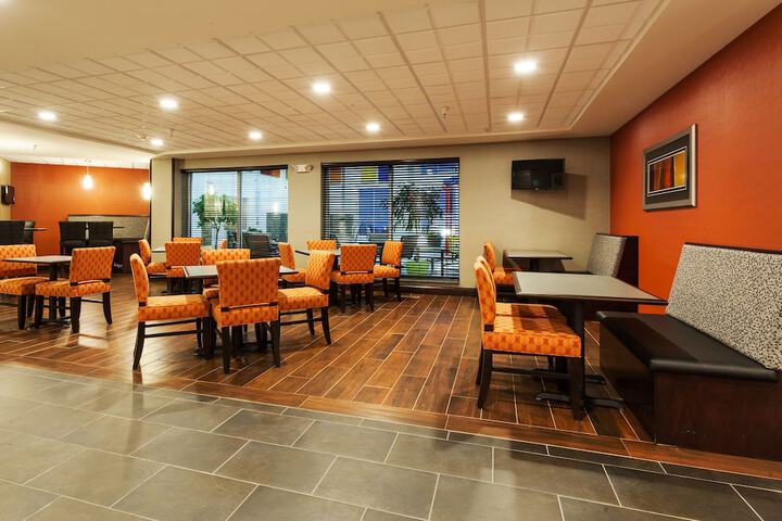 Breakfast/Coffee Service 30 of 32