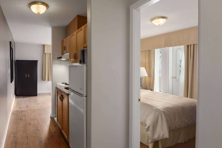 Room 6 of 22