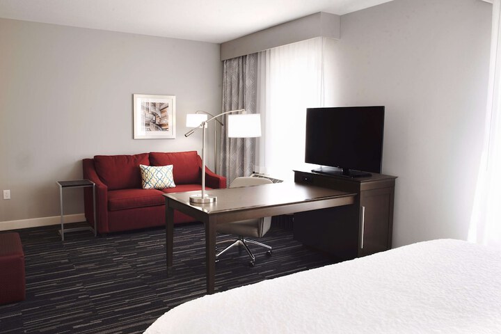 Hampton Inn & Suites Des Moines / Urbandale