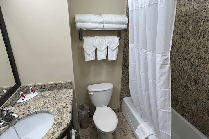 Room 8 of 27