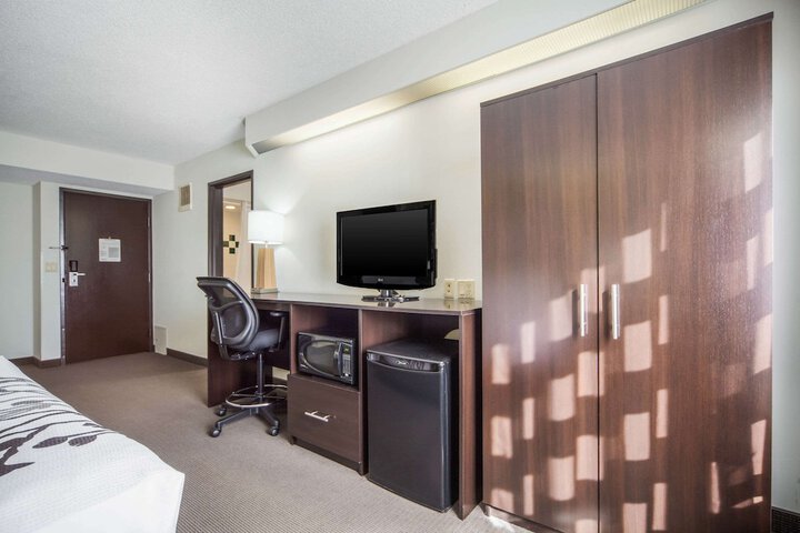 Room 20 of 37